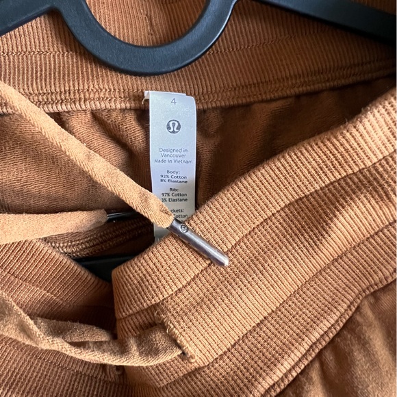 Scuba High Rise French Terry Jogger - Picture 3 of 5